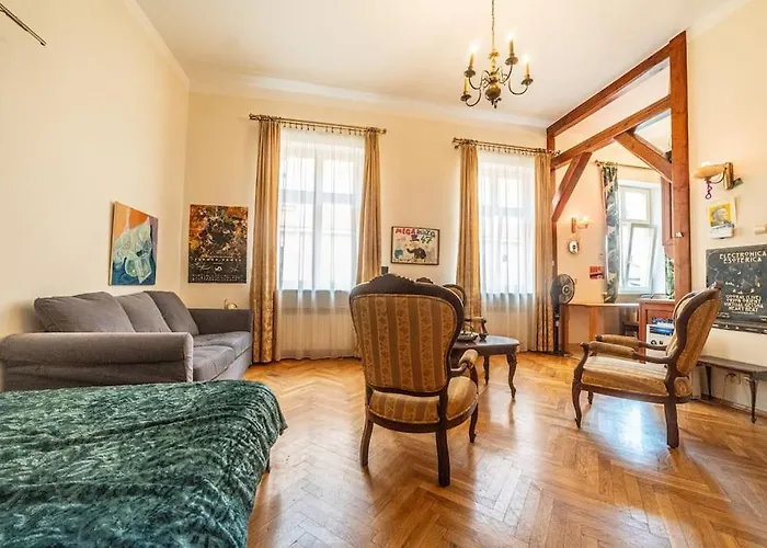 Climatic Studio For 2-4 Person In Main Square